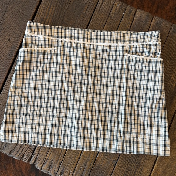 Izod Golf Dresses & Skirts - IZOD GOLF Skort Skirt Shorts Cream, Beige & Black Plaid Womens Size 16